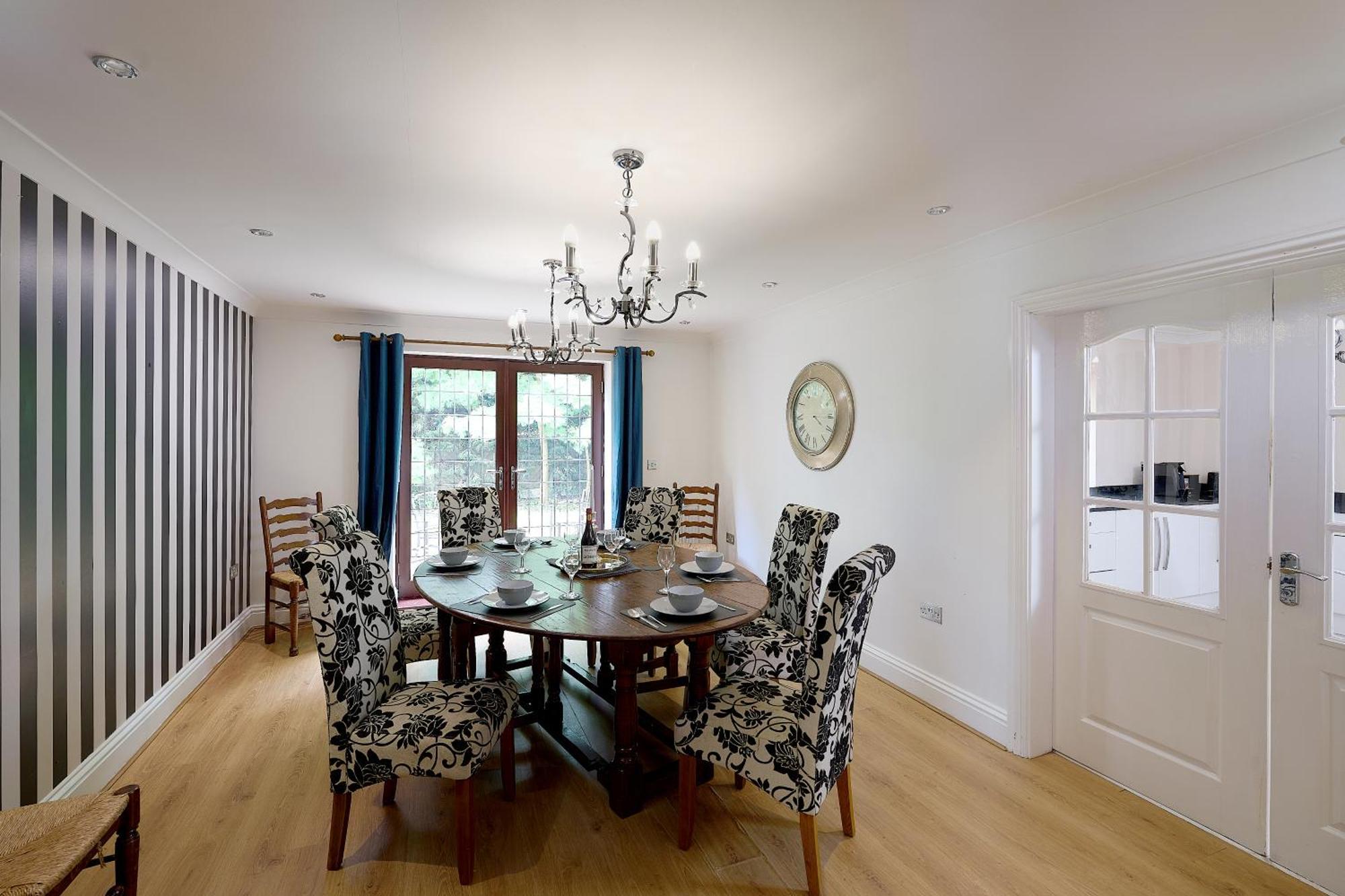 Spacious Home For Large Families And Contractors Γούλβερχαμπτον Εξωτερικό φωτογραφία