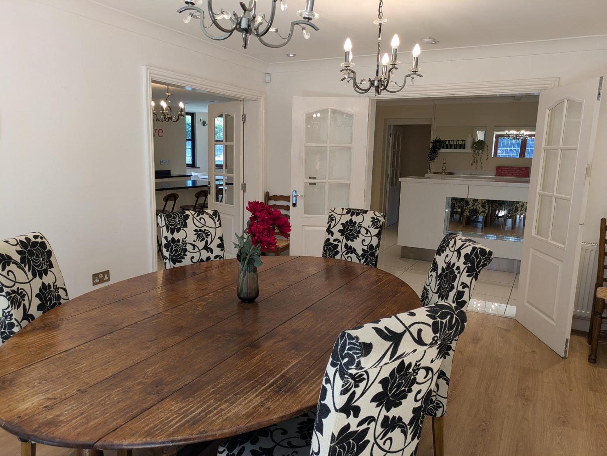 Spacious Home For Large Families And Contractors Γούλβερχαμπτον Εξωτερικό φωτογραφία