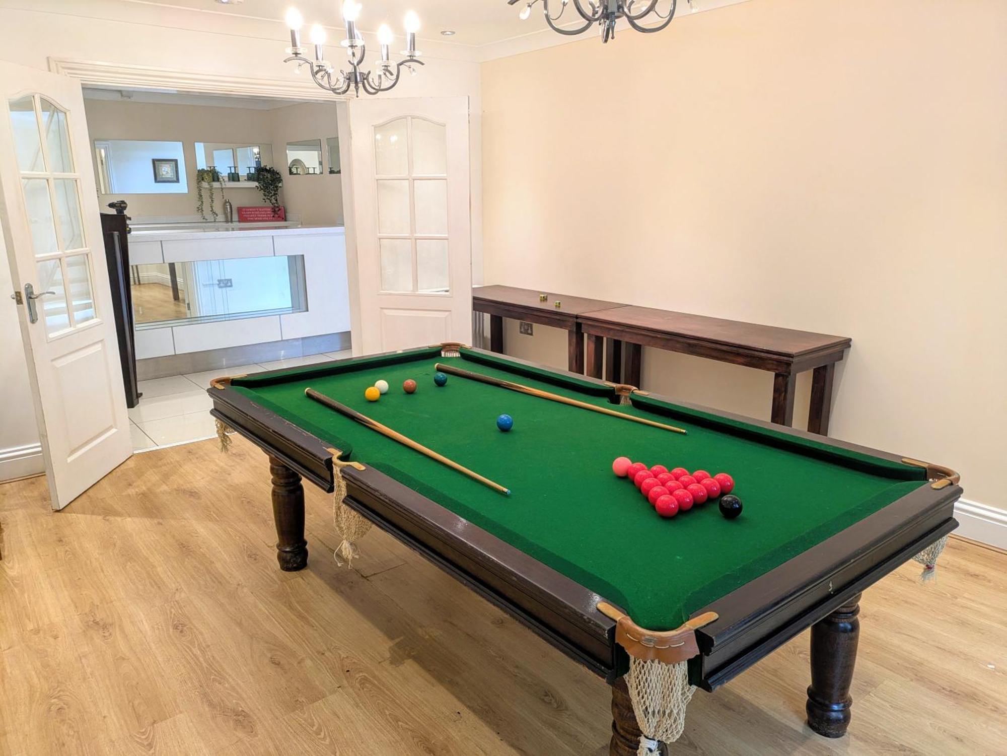 Spacious Home For Large Families And Contractors Γούλβερχαμπτον Εξωτερικό φωτογραφία